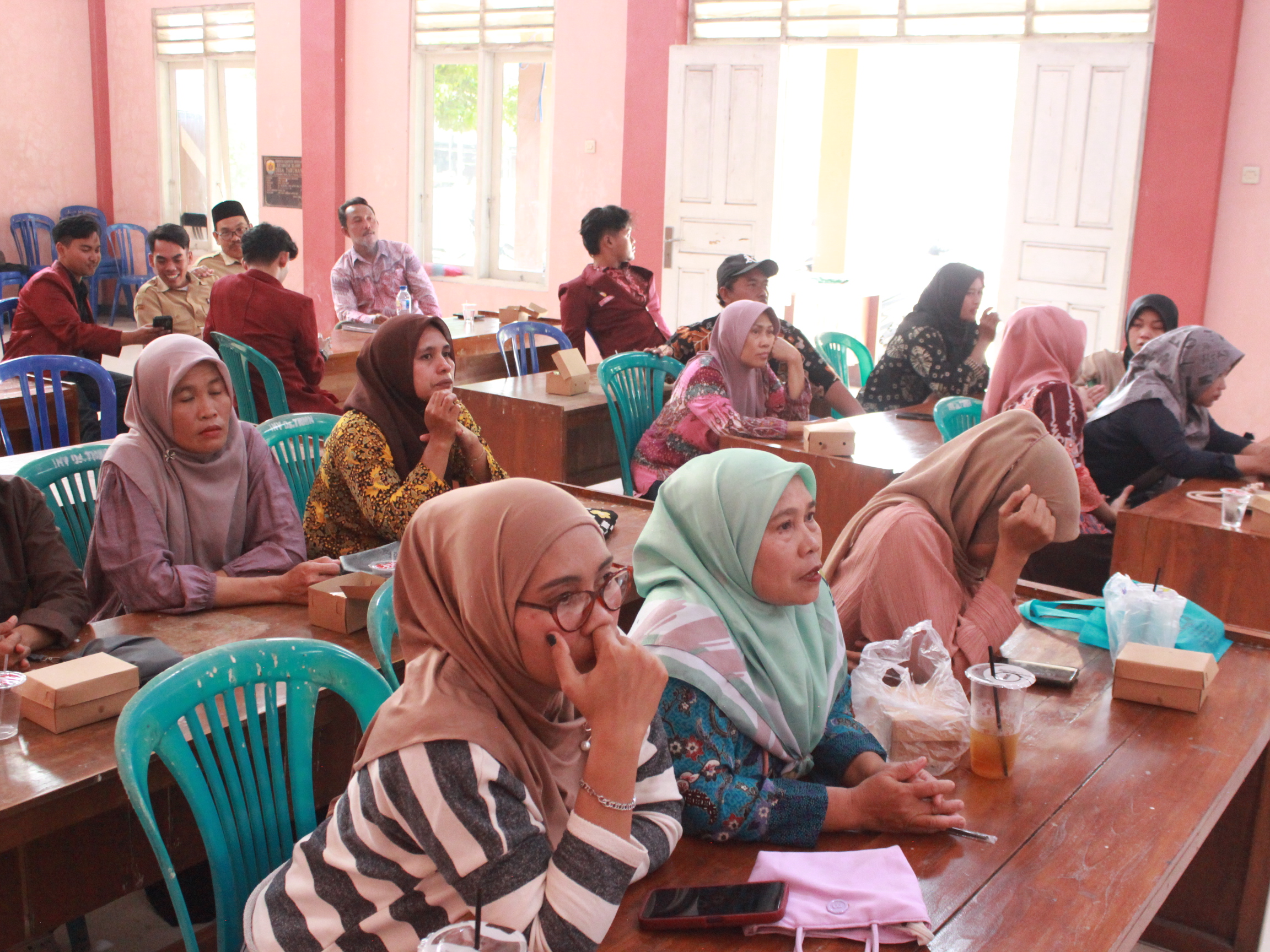 Dokumentasi Tim Pelaksana PPK Ormawa IMM Ahmad Dahlan UNIMUS Selenggarakan Pelatihan Pengelolaan Keuangan UMKM Bersama Kepala Dinas Koperasi dan UKM Kabupaten Grobogan
