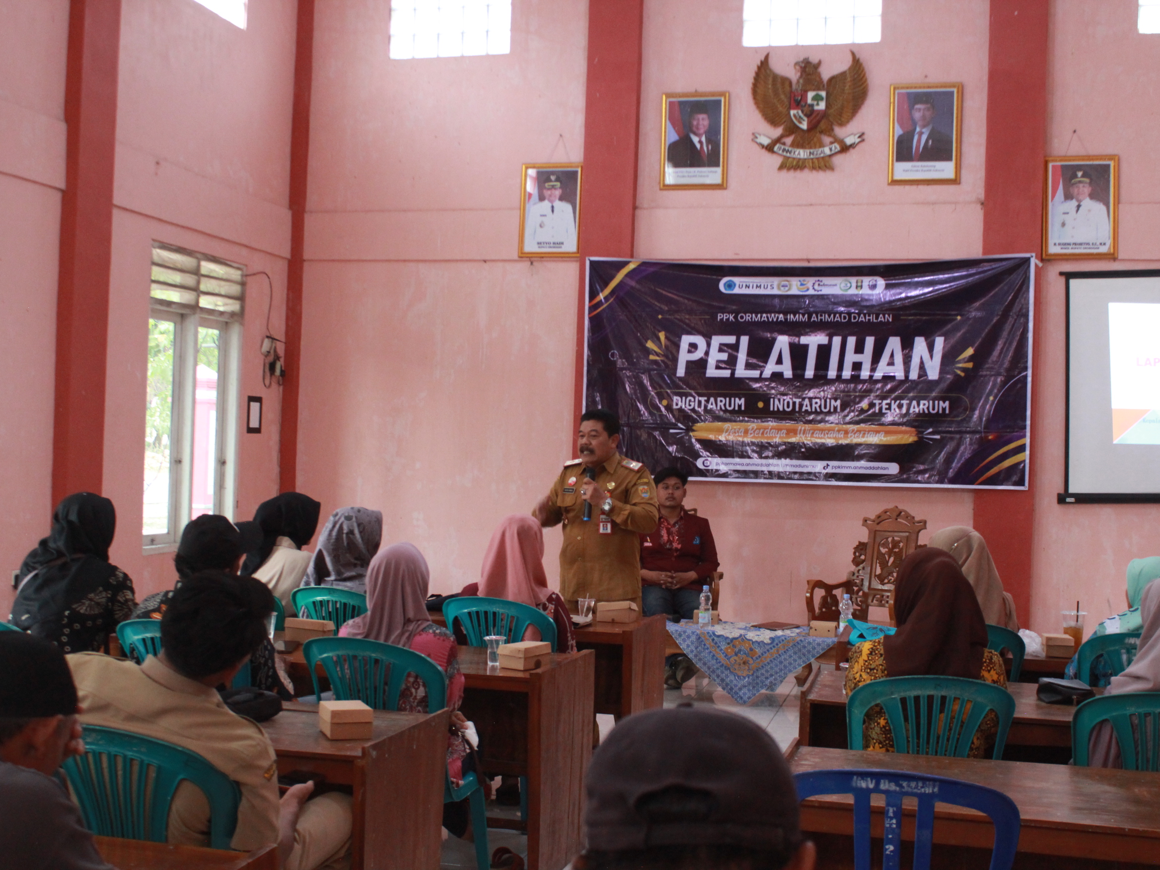 Tim Pelaksana PPK Ormawa IMM Ahmad Dahlan UNIMUS Selenggarakan Pelatihan Pengelolaan Keuangan UMKM Bersama Kepala Dinas Koperasi dan UKM Kabupaten Grobogan