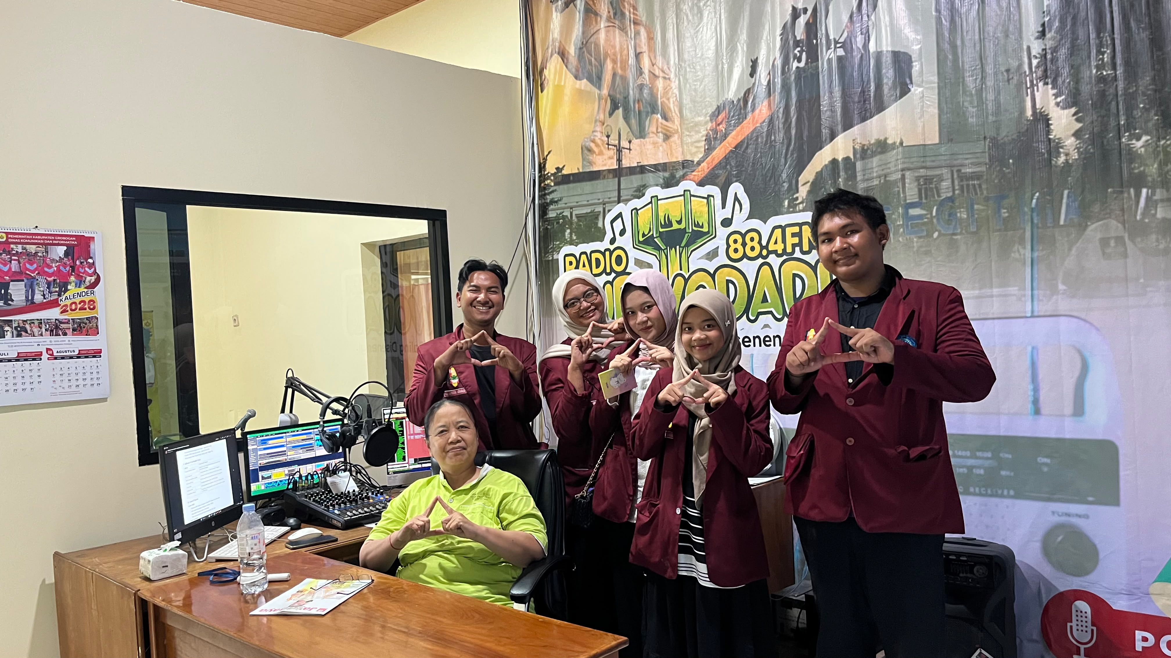 Tim Pelaksana PPK Ormawa IMM Ahmad Dahlan UNIMUS Bagikan Pengalaman Pemberdayaan Masyarakat Melalui Siaran di Radio Purwodadi FM Kabupaten Grobogan